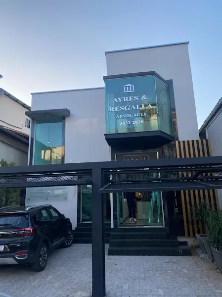 Lavínia Santos - Estética Facial e Corporal - Anunciante do Grude.digital