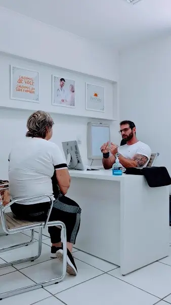 Dr. Leonar Luis Fisioterapeuta - Tratamento da Coluna e Hérnia de Disco - Anunciante do Grude.digital